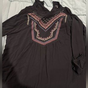 Black embroidered torrid top